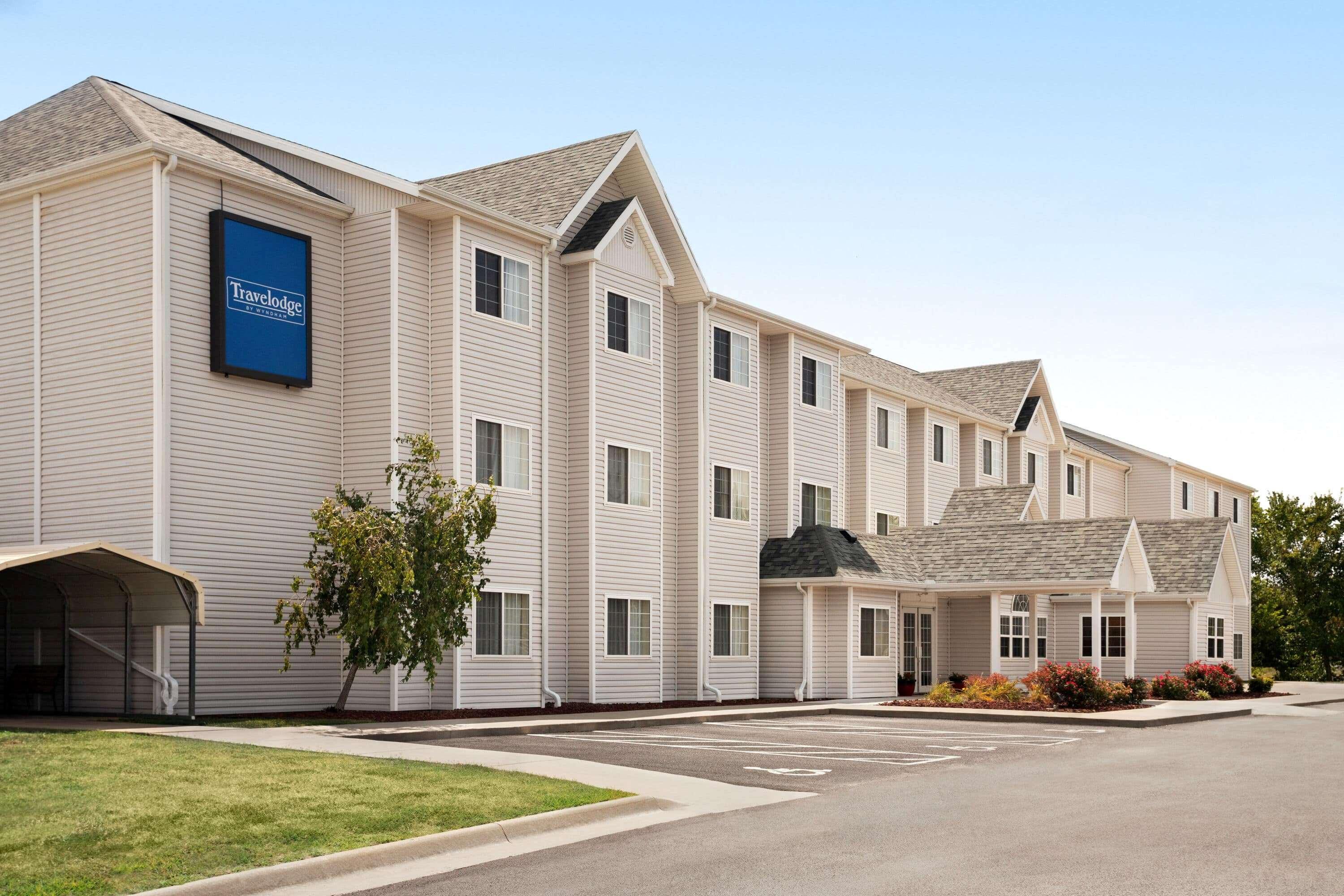 Travelodge By Wyndham Fort Scott Εξωτερικό φωτογραφία
