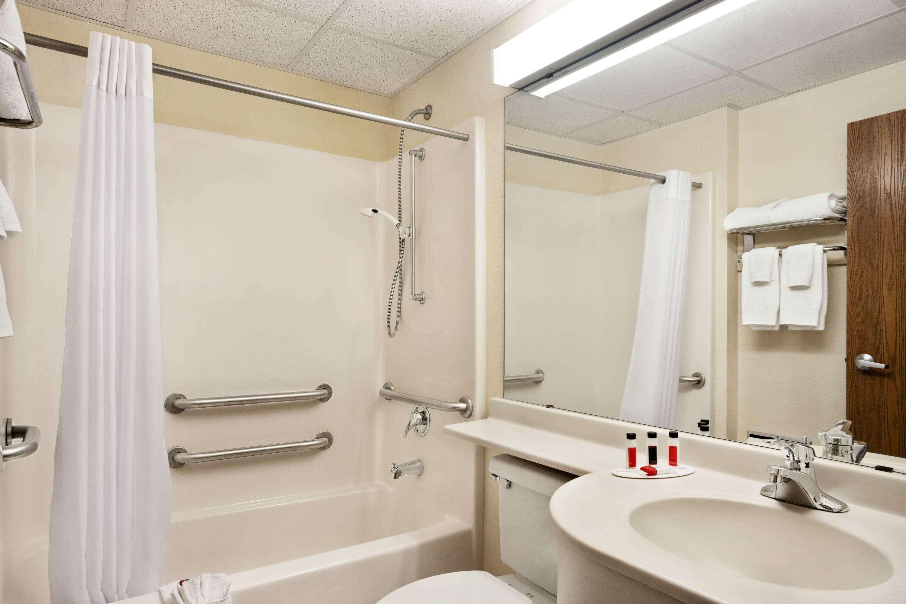 Travelodge By Wyndham Fort Scott Εξωτερικό φωτογραφία