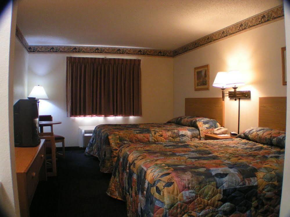Travelodge By Wyndham Fort Scott Εξωτερικό φωτογραφία