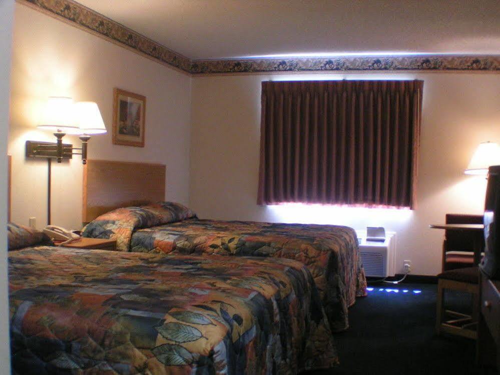 Travelodge By Wyndham Fort Scott Εξωτερικό φωτογραφία